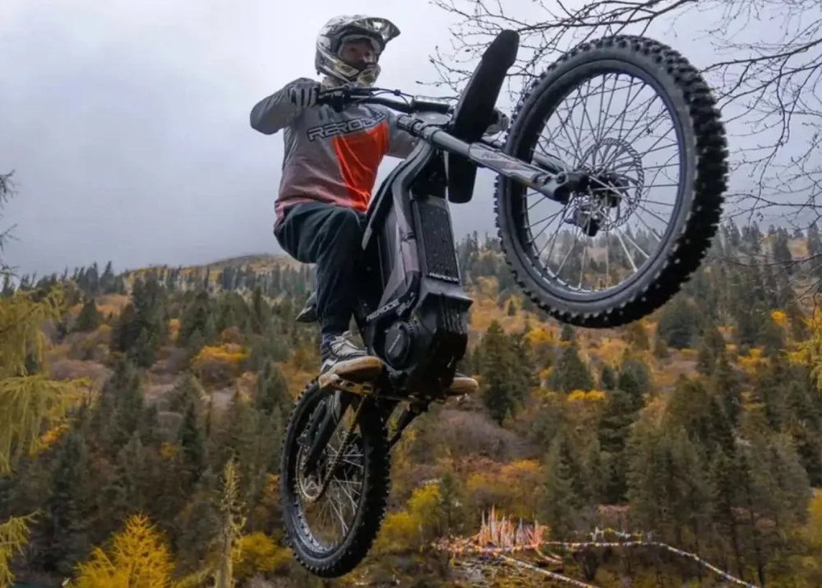 HEZZO 8000W Electric Dirt Bike 72v 35Ah Electric Bike Middrive Rerode 